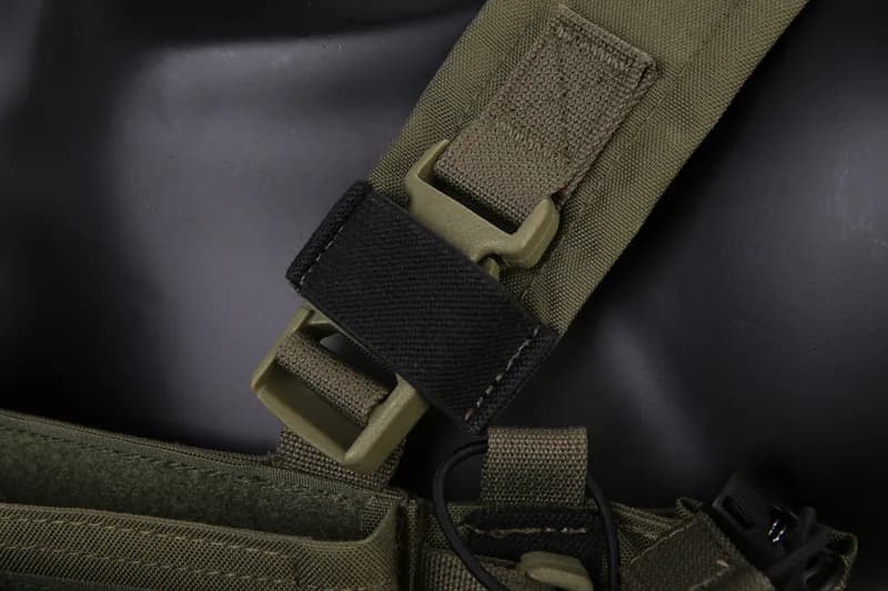 EM2961 Micro Fight Chassis MK3 Chest Rig construction detail 1