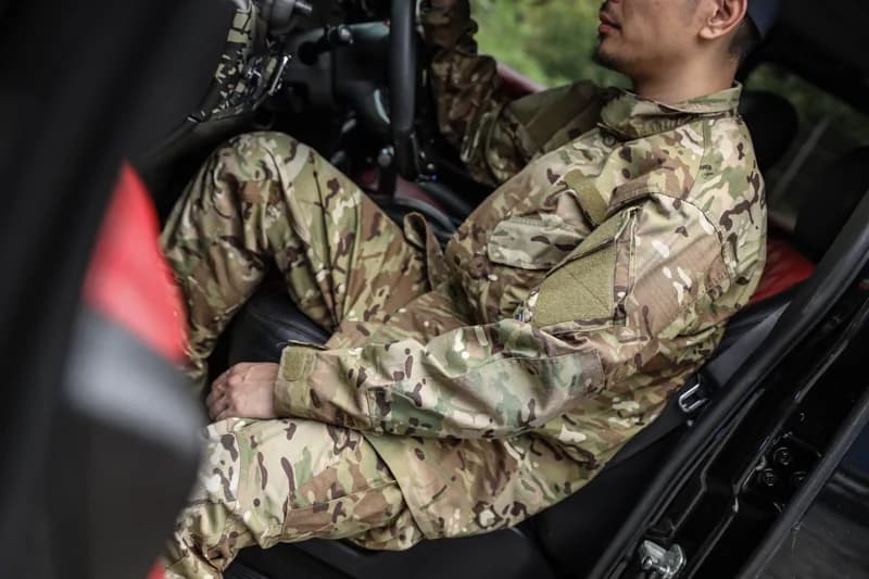 EM6930 Field Tactical Shirt Pants R6 Uniform Set application scene 2