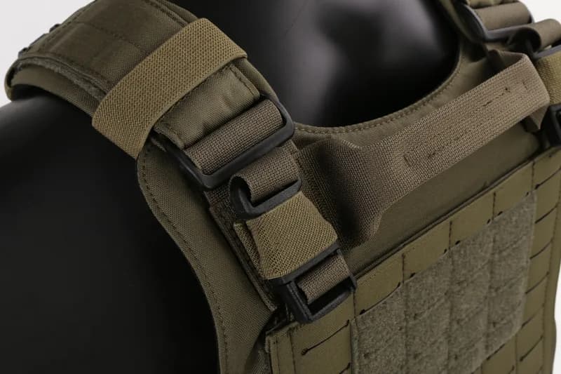 EM7404 LAVC Assault Plate Carrier W/ROC construction detail 10