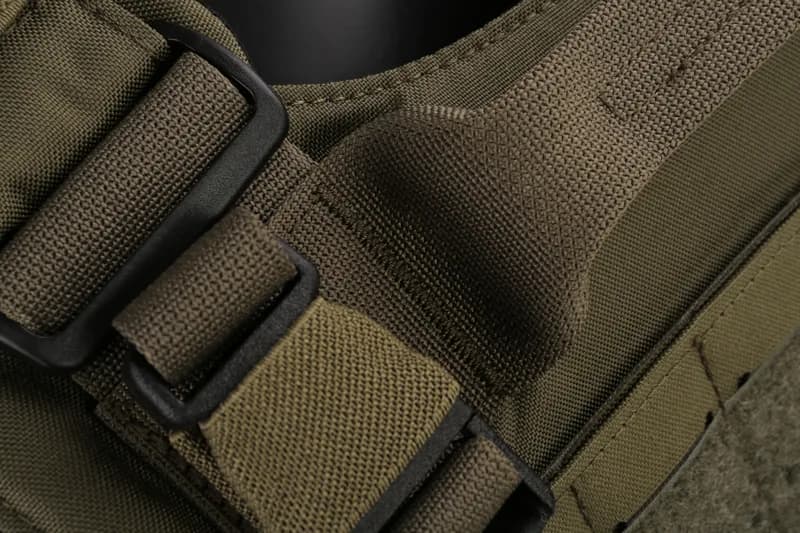 EM7404 LAVC Assault Plate Carrier W/ROC construction detail 11