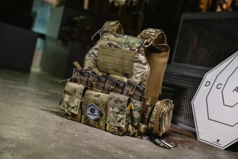 EM7404 LAVC Assault Plate Carrier W/ROC application scene 3