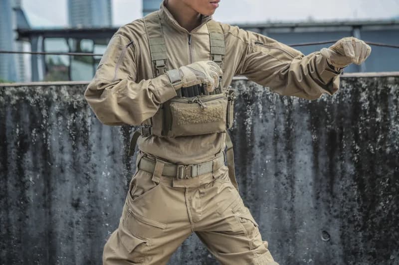 EM9429 E4 combat T-shirt application scene 3