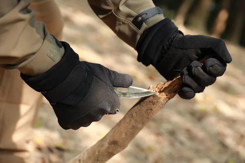 EM9657 Winter Tactical All Finger Gloves application scene 6