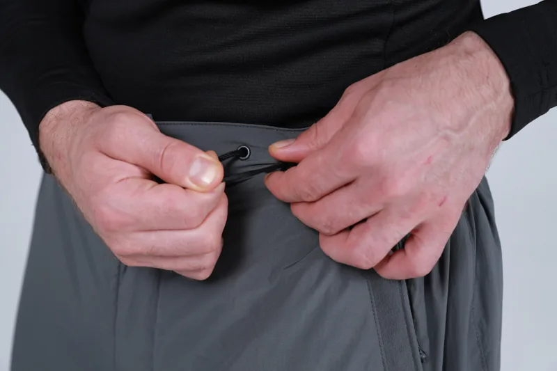 EMB06001 Mammoth Functional Insulated Pants construction detail 2