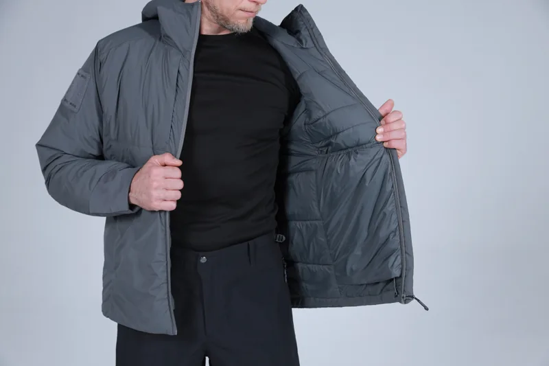 EMB06005 Toad Lightweight Insulated Jacket construction detail 5
